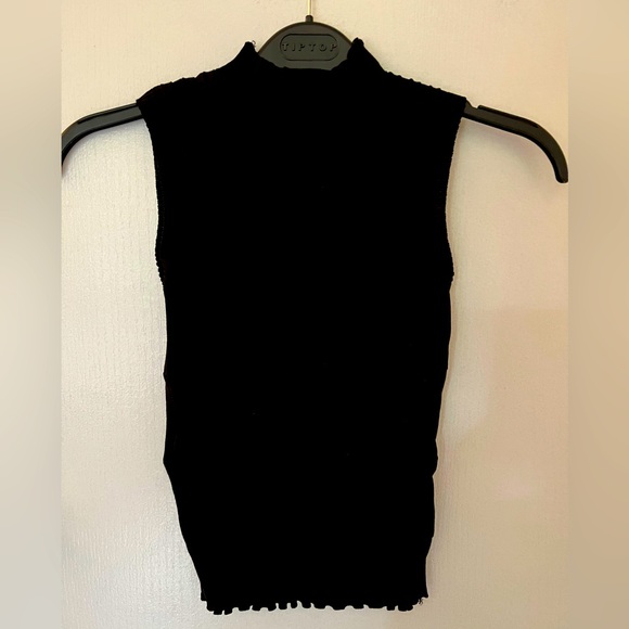 Black vest high neck. Very stretchy. XS/S size - Picture 1 of 2